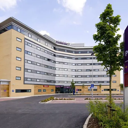 Premier Inn Manchester Airport Runger Lane North-2