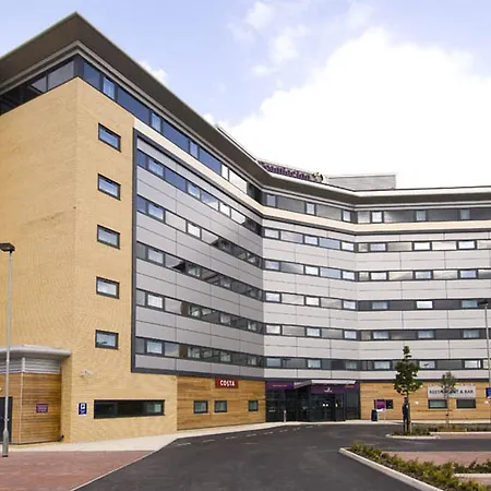Premier Inn Manchester Airport Runger Lane North-2