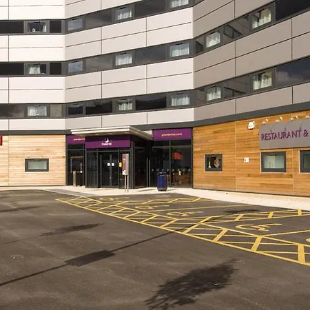 Premier Inn Manchester Airport Runger Lane North-3